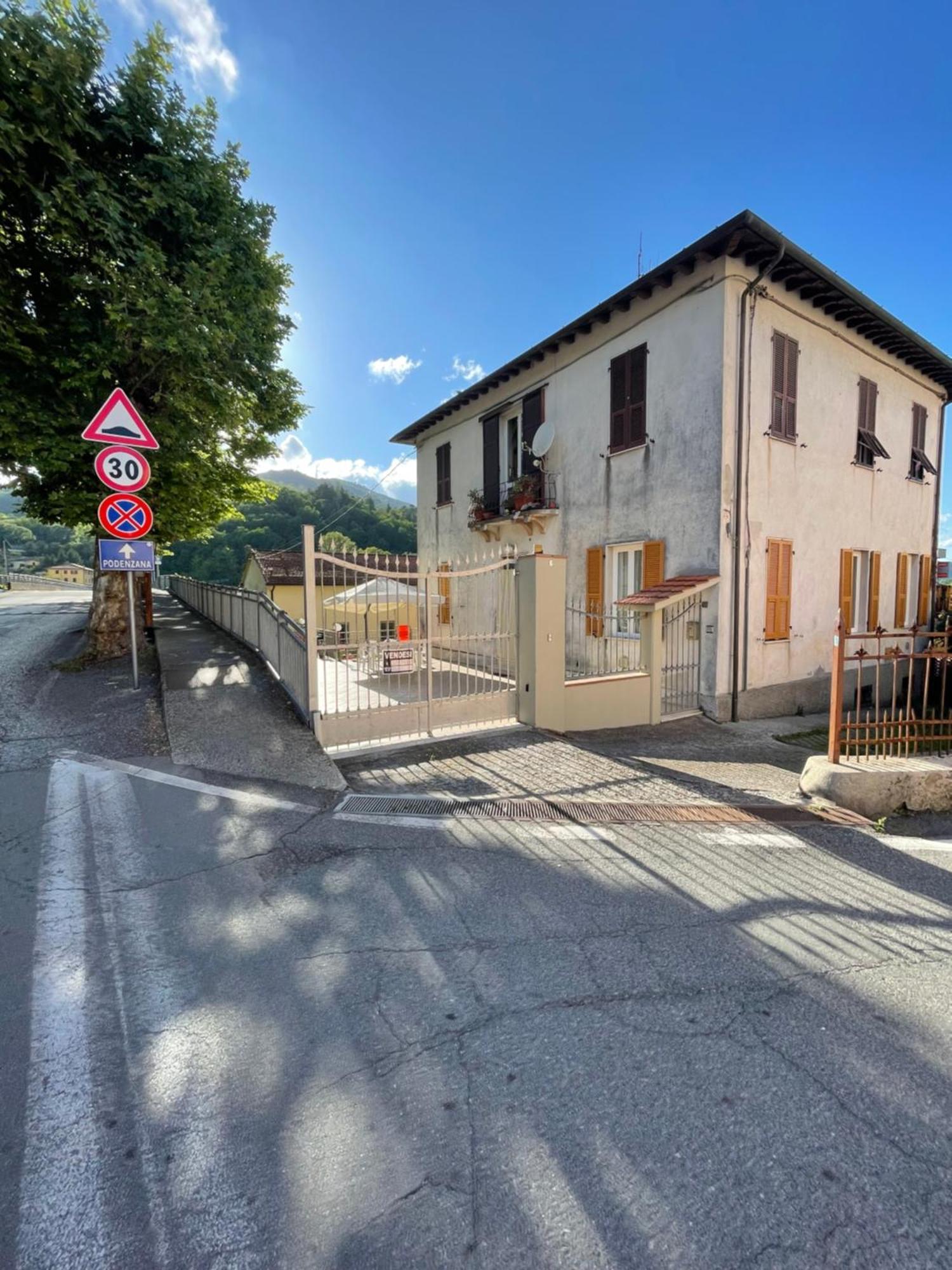 Casa Baldassini Aulla Exteriör bild